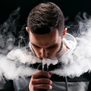 Як правильно курити у затяг одноразку?